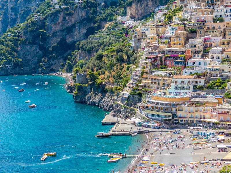Overnight car storage in Positano